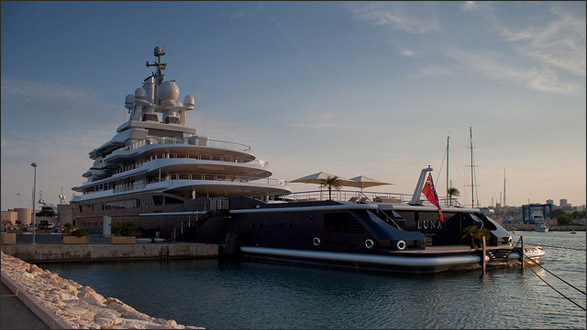 Roman Abramovich Yacht Luna Borrowed By Madonna