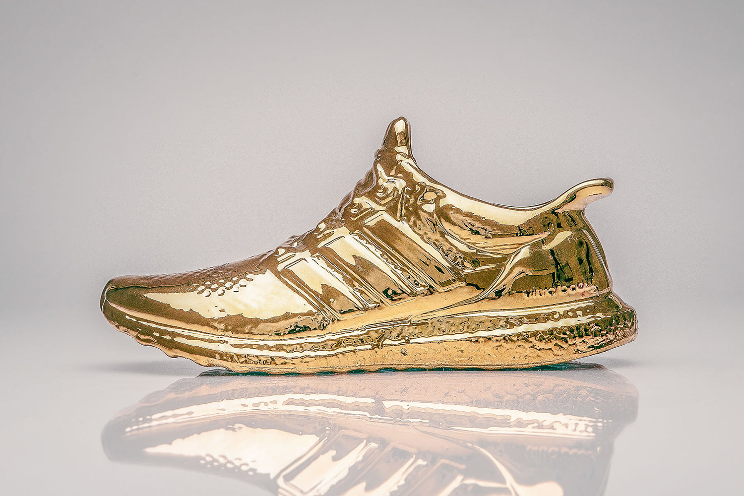 profundo Psiquiatría En cantidad Gold Adidas Ultra Boost | Twisted Lifestyle